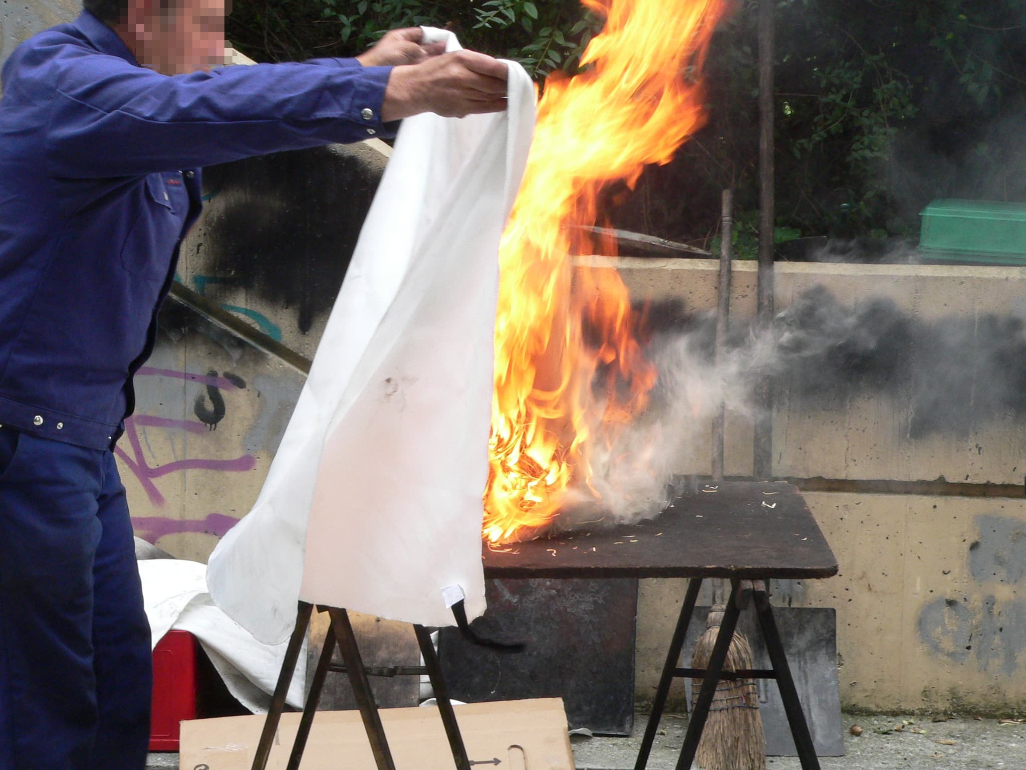 Professional Fire Blanket Supplier | Zhongsheng Fiberglass