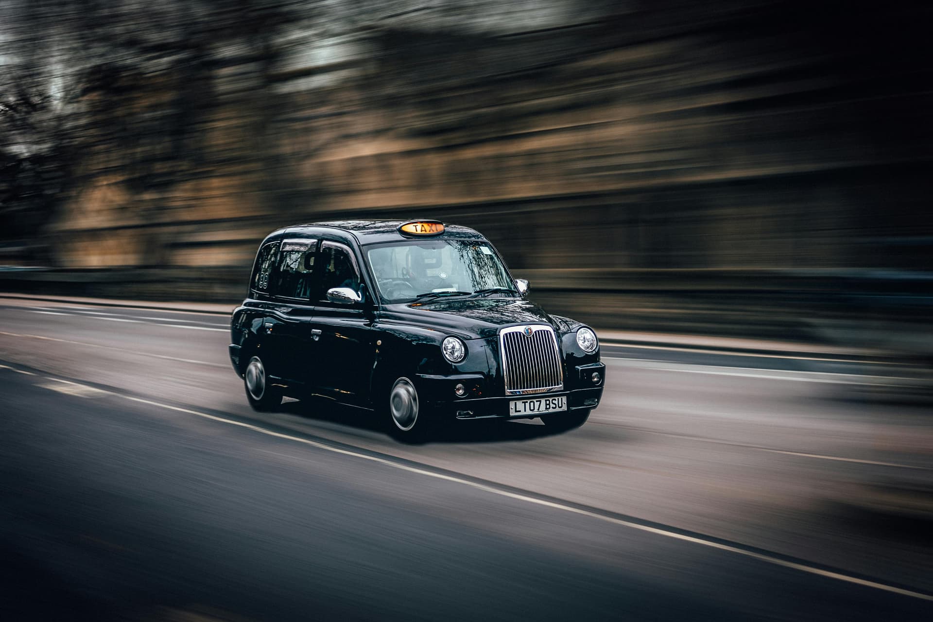 Airport Transfers in Surrey – Fast and Safe Minicabs