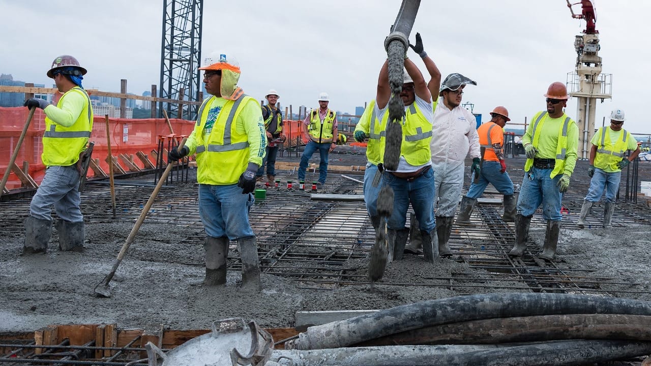Construction Safety Programs: Training, Compliance, and Certification
