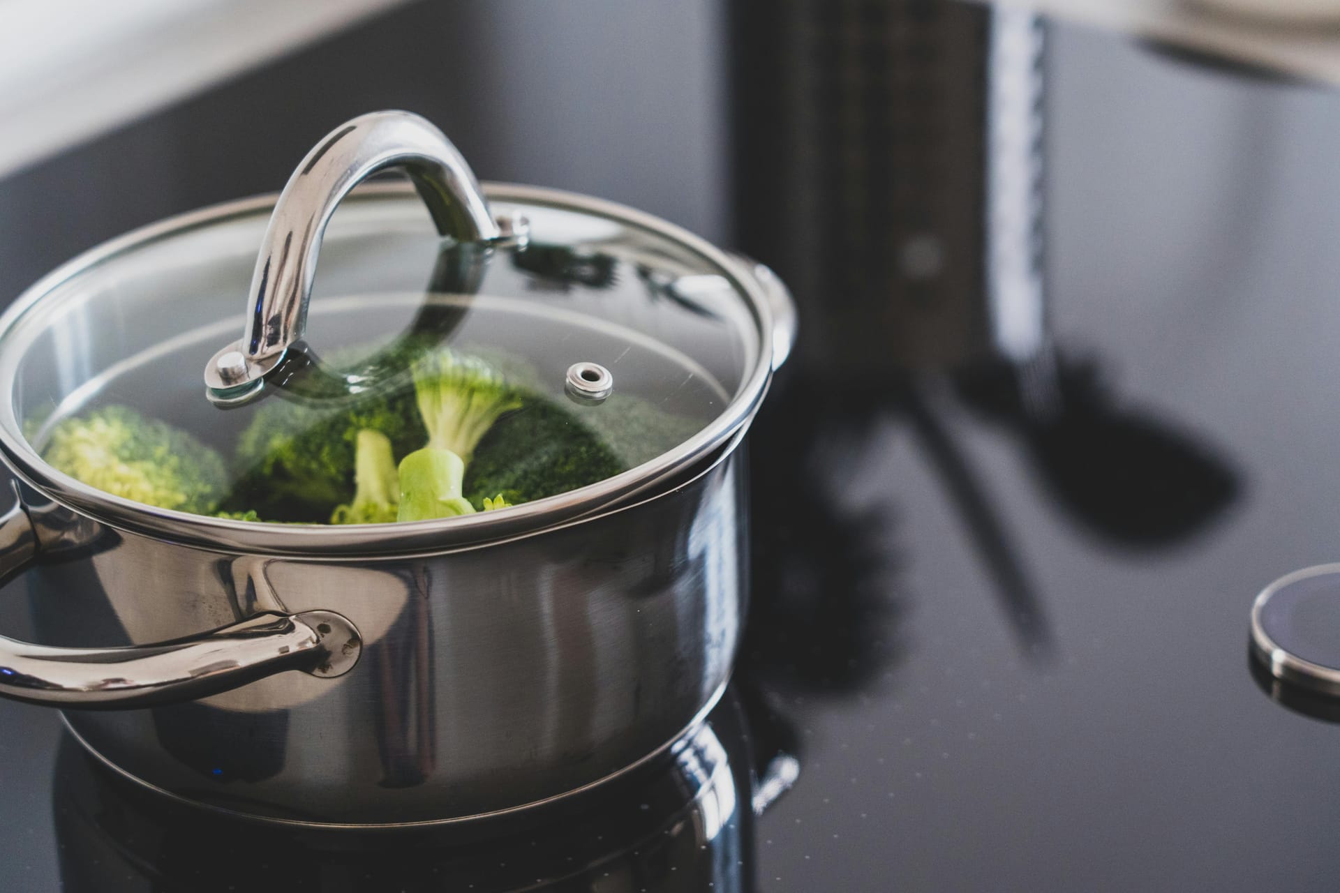 Why Stainless Steel Cookware NZ Is Worth the Investment